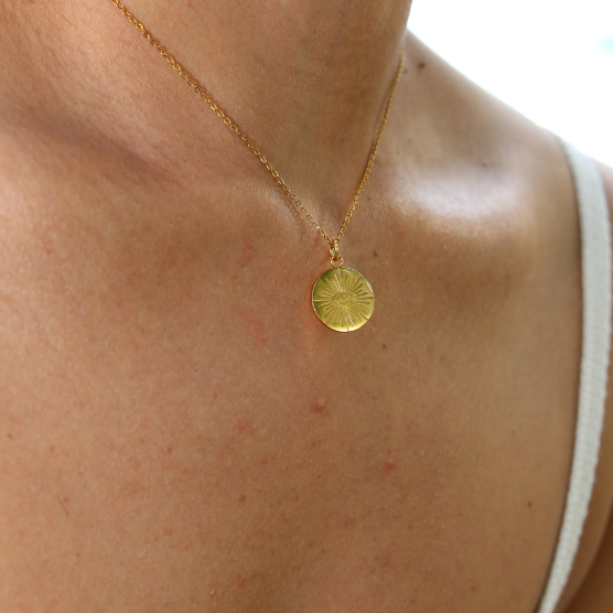 18K GOLD NECKLACE WITH EYE SYMBOL PENDANT /  HYPOALLERGENIC & WATERPROOF JEWELRY