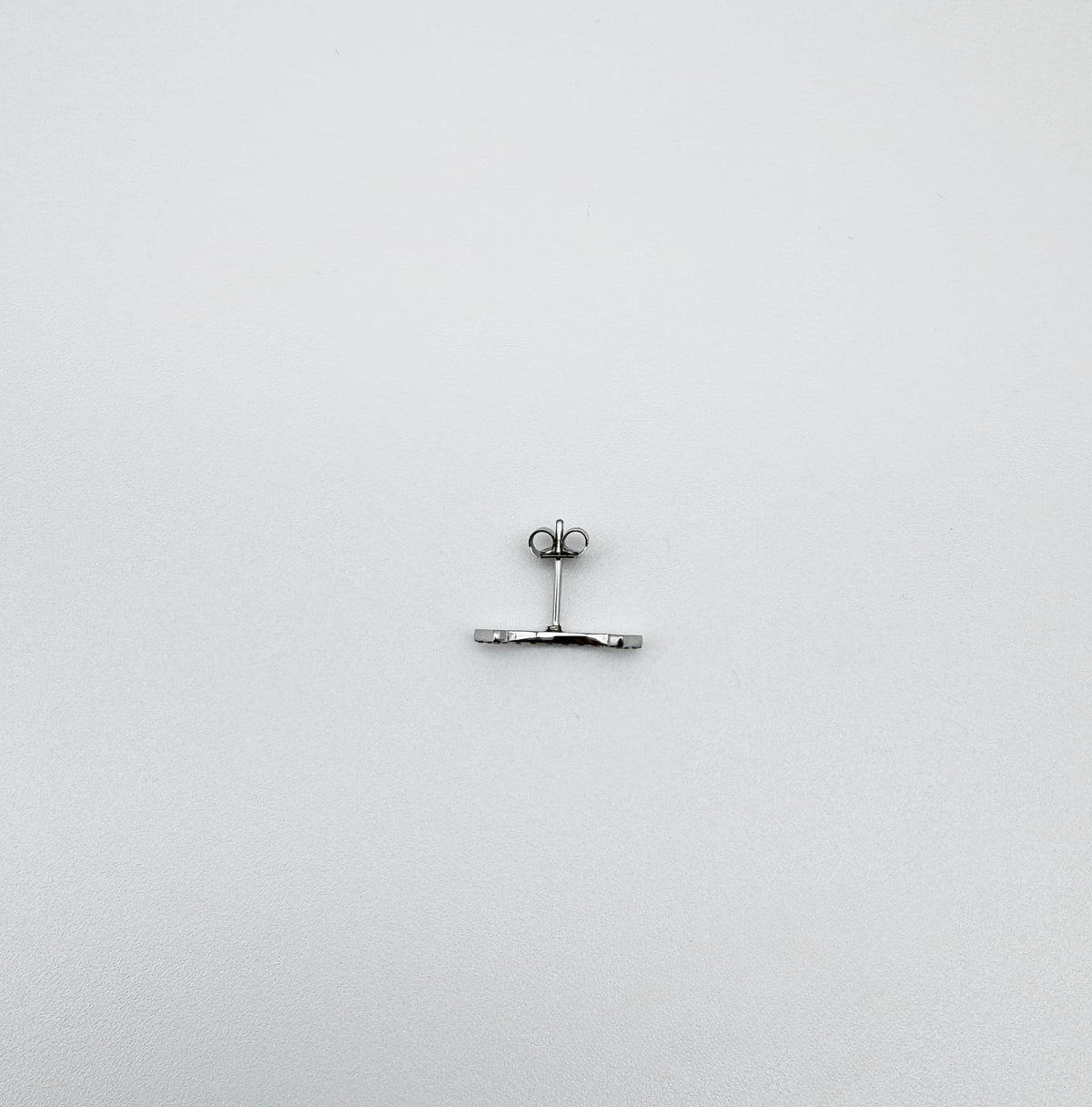 HAPPY CURVED EARRING WITH TRANSPARENT ZIRCONIA