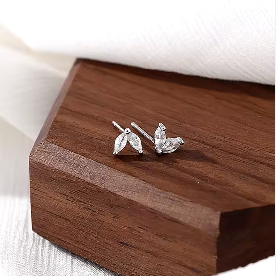 SMALL TEARDROP DIAMOND EARRING