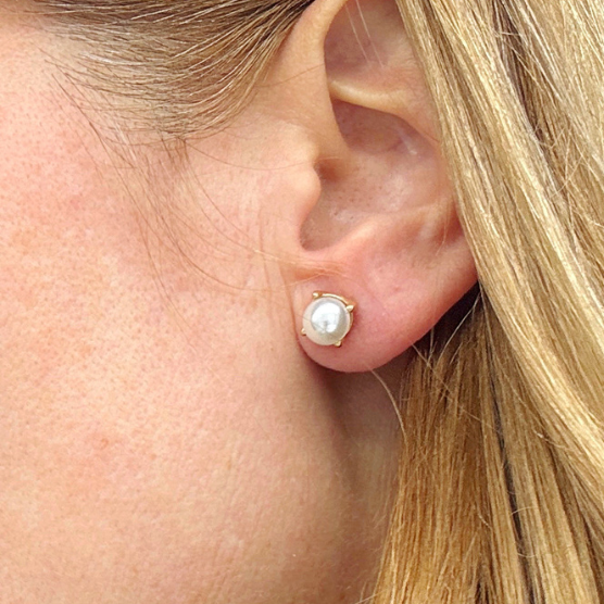 PEARL STUD EARRING