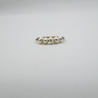 ANILLO DE ORO FINO CON CINCO PEQUEÑAS PERLAS DE AGUA DULCE
