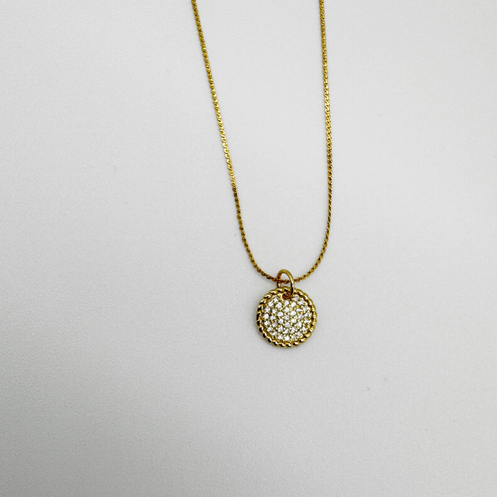 DELICATE GOLD-PLATED NECKLACE WITH ROUND CUBIC ZIRCONIA PENDANT/ HYPOALLERGENIC & WATERPROOF