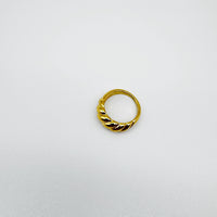 GOLDEN CROISSANT SHAPED RING