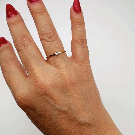 RING WITH CUBIC ZIRCONIAS
